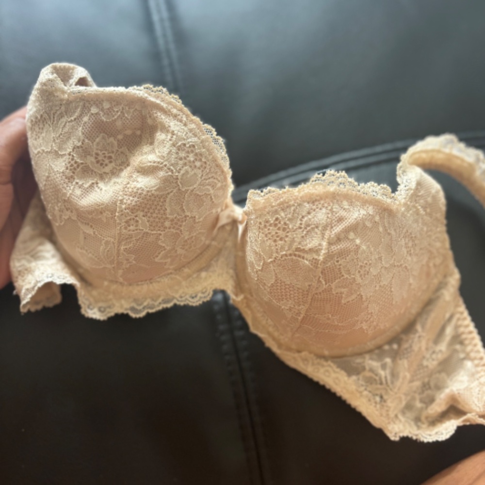 Pretty white bra - Picture 5 of 5